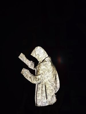 Silbernes leuchtendes starkes reflektierendes Ausdehnungs-Gewebe hohes Vis Jacket Material EN20471 ANSI107