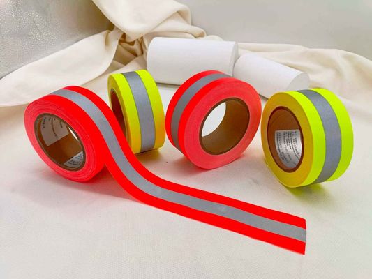 4 Zoll breite 50mm gelbe reflektierende Band-Klasse 1 2 Glanzpunkt-Polyester-gewebtes Material für Kleidung