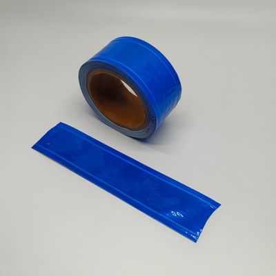 Kundenspezifische hohe Sicht nähen auf blauem reflektierendem Band PVCs für Kleidungs-Sicherheits-Band-Verkehrszeichen